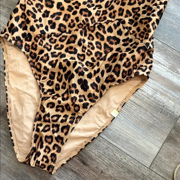Summersalt Marina Leopard One Piece Swimsuit Size 6